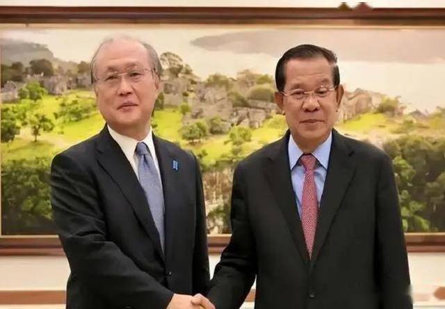 近日，看了柬埔寨与美国，日本眉来眼去的新闻，很是生气