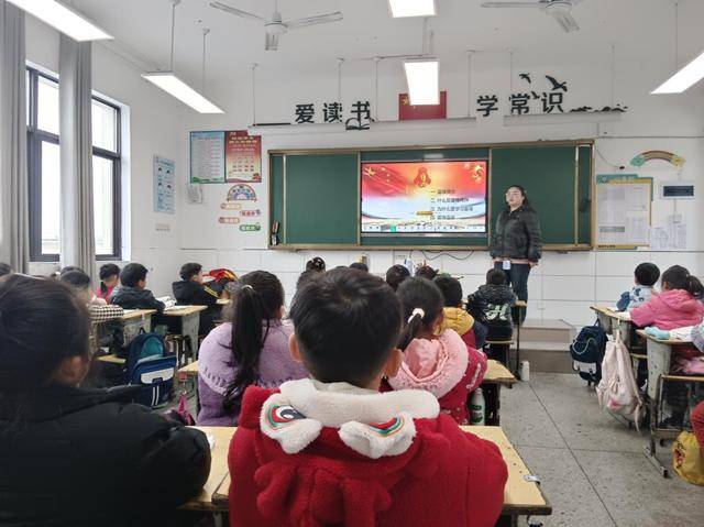 怀宁县清河中心学校：传承雷锋精神 争当追“锋”少年