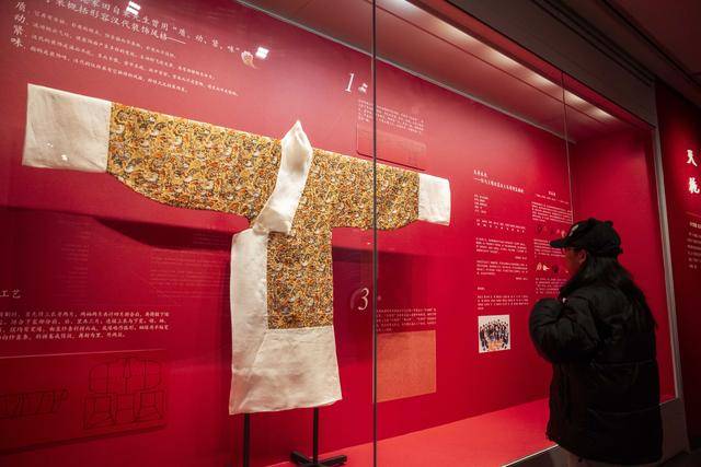 中国传统服饰文化研究与艺术创作展在湖南株洲开幕