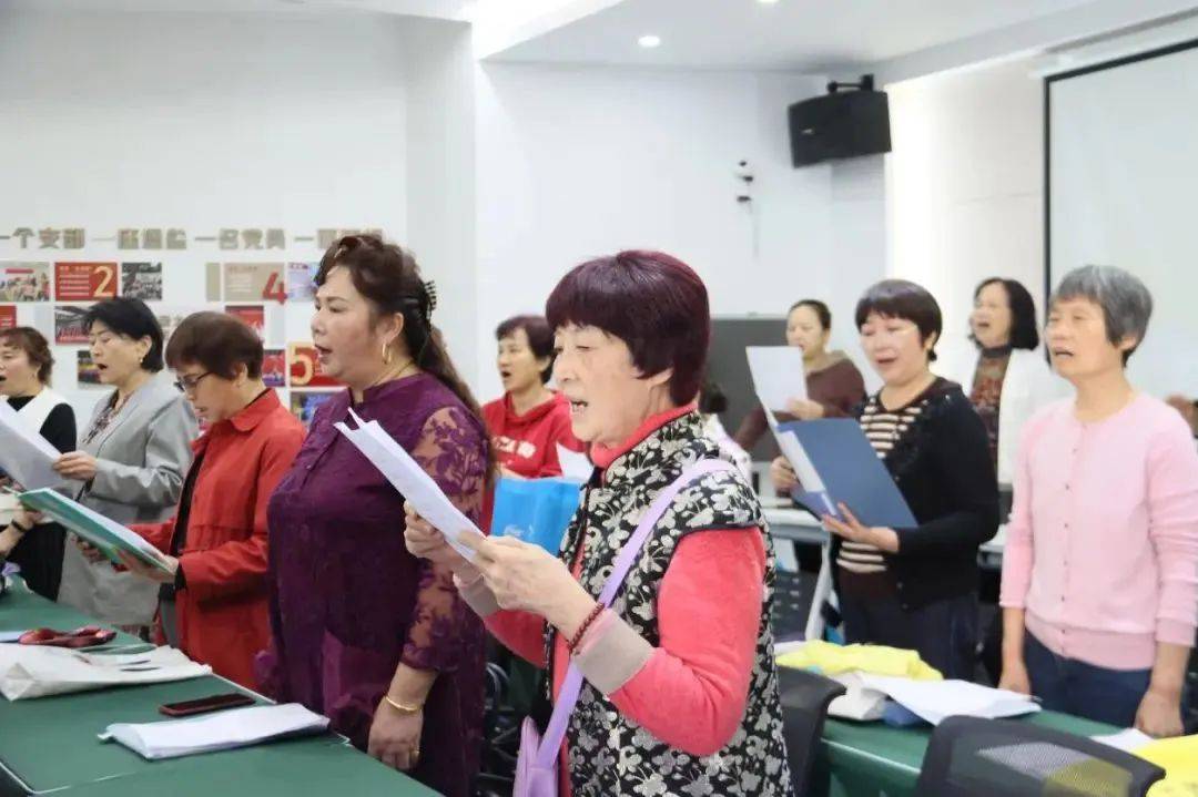 重庆日报新闻+评论 解说社区学院！