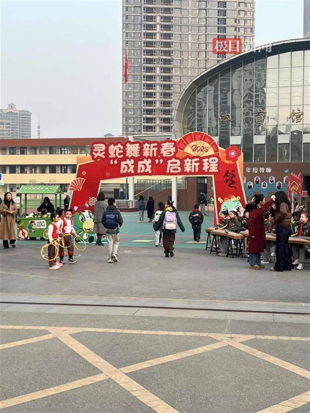 “魔童”返校日，极目新闻评论区“含吒量”拉满