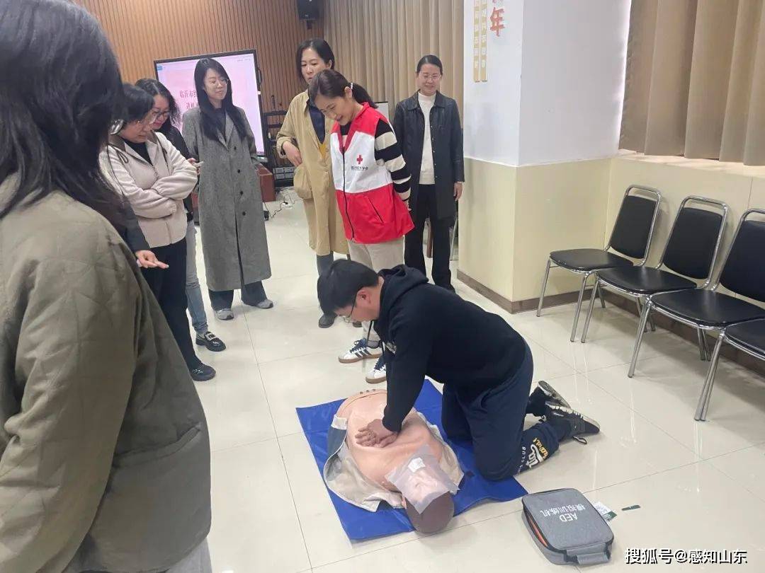 感知山东| 共青团临沂市委开展心肺复苏应急救护培训