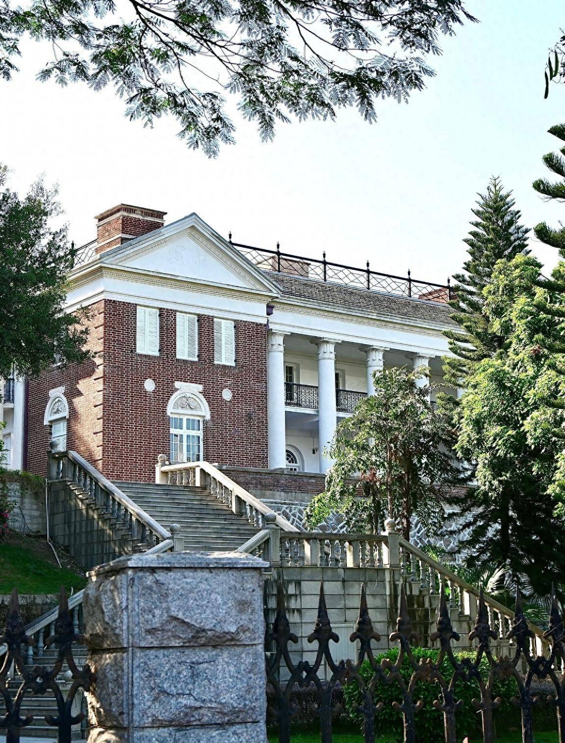厦门鼓浪屿十大豪宅之美国领事馆，新古典主义风格建筑，简洁大方
