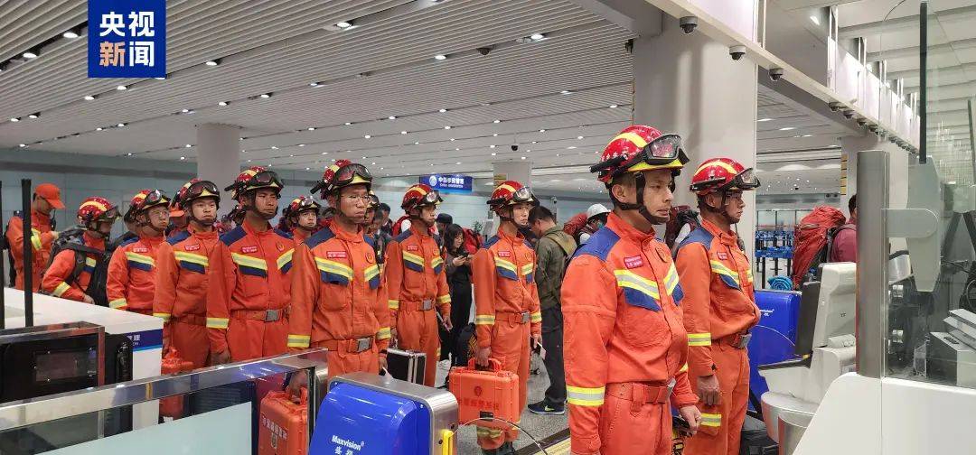 缅甸向国际求援，中国云南救援医疗队包机赶赴缅甸震区