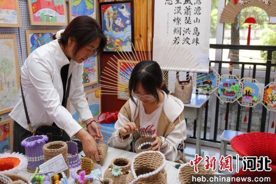 河北辛集：绽放艺术风采 激发强国力量