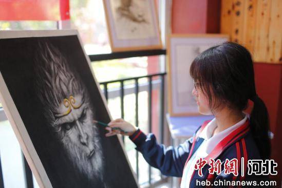 河北辛集：绽放艺术风采 激发强国力量