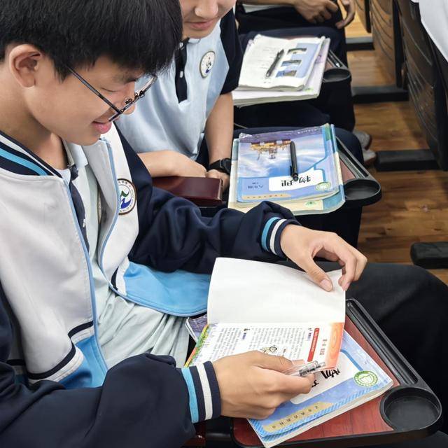 预防欺凌 向阳而生——阜阳市第二十九中学举办法治报告会