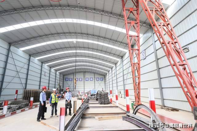 甘肃平凉：民警走访在建工地 护航重大建设项目