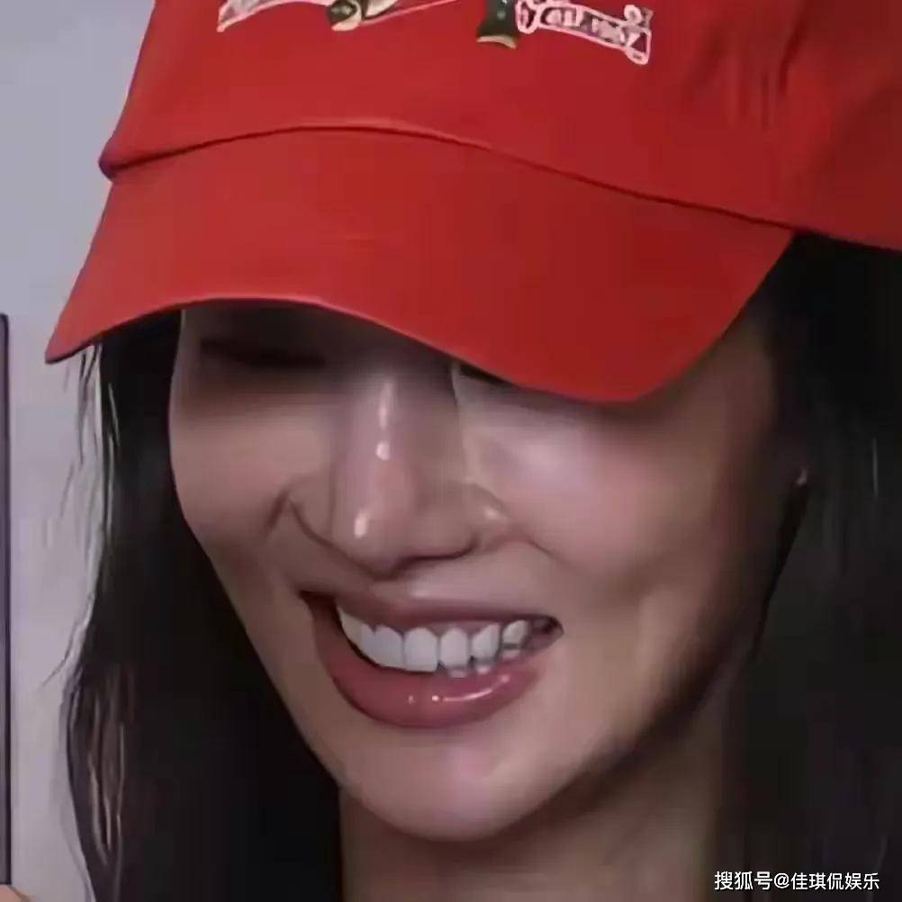 收手吧！金晨直播大变脸，嘴歪之后鼻子也歪了，又要返厂维修了